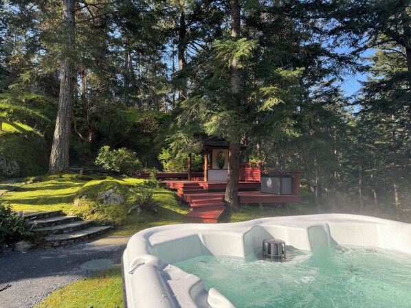New private 4 person Hot Tub. Not shared