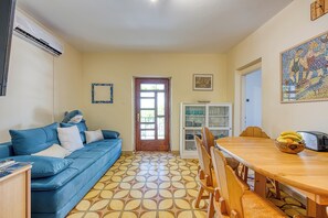 Living and dining room
