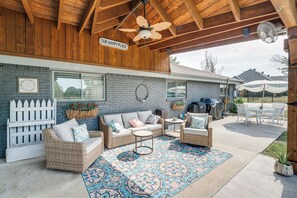 Patio | Grill | Smoker | Outdoor Seating & Dining