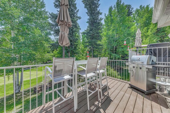 Cloudcroft Vacation Rental | 3BR | 2BA | Steps Required | 1,200 Sq Ft