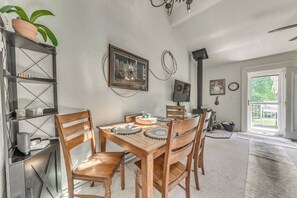 Dining Table | Main Level