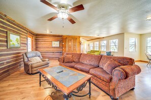 Main House | Living Room | Central A/C & Heating | Free WiFi