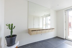Entrance / Reception