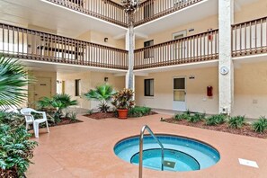 1101 Courtyard