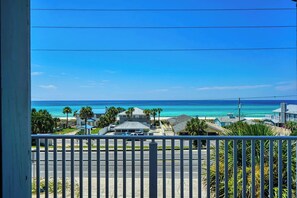 Welcome to Short Walk to the Beach 301