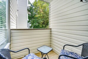 Private Balcony | Central Air Conditioning | Free WiFi