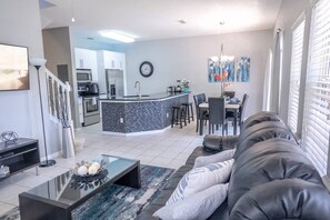 Rooms: Living room