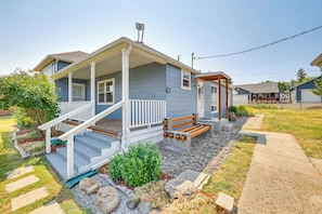 Property Exterior | Single-Story Home | Carport (2 Vehicles) | Street Parking