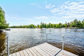 Dock and access to the river