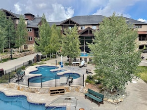 Mountain views and sunshine from the expansive pool deck