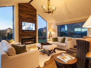 seating area with fireplace