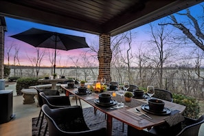 Dine al fresco in our shaded outdoor oasis, with seating for up to 14. Enjoy stunning sunset views surrounded by lush greenery. 🌅🍽️ #SunsetDining