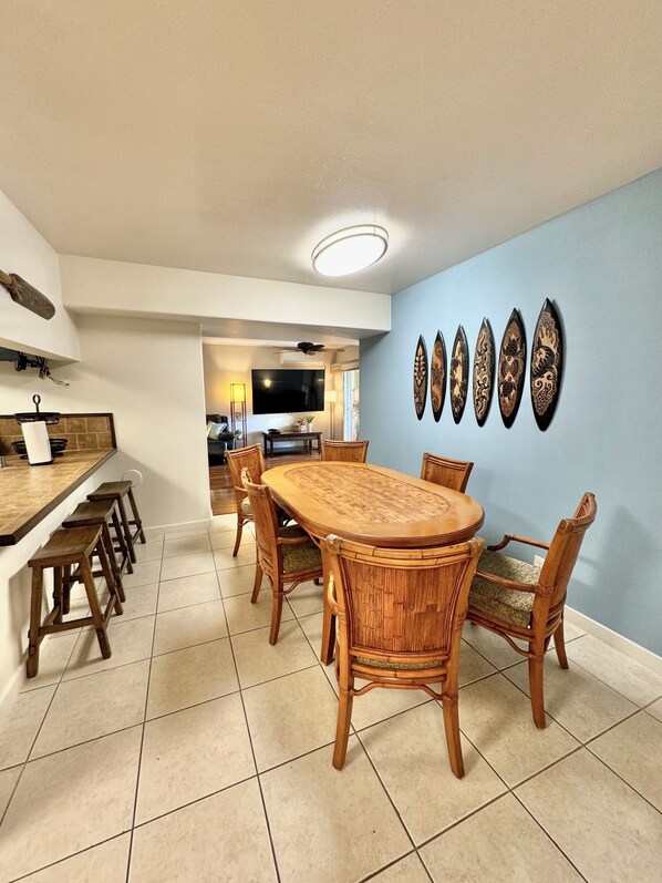 Kitchen dining table