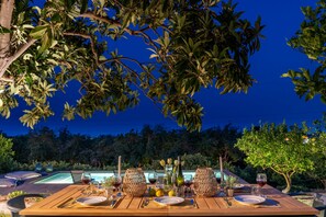 Outdoor dining