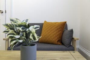 Living Room / Lounge