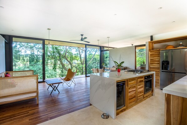 Open area kitchen/living room
