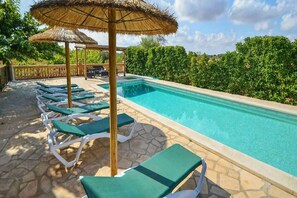 Schwimmbad des Ferienhauses
