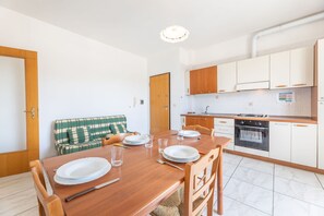 Autumn, Dining Room, Spring, Summer