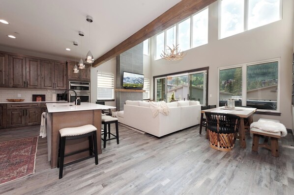 Main Living Space, Dining and Kitchen (TV, Deck and Gas Fireplace)
