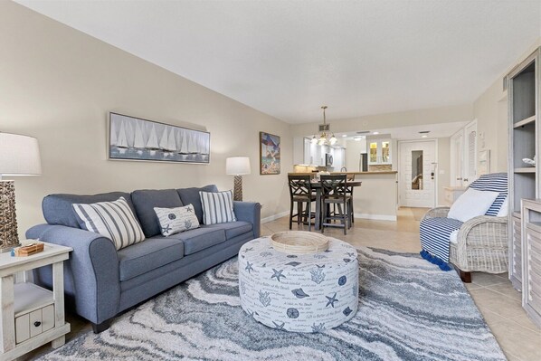 Seaplace G6 306 by FVC Living and Dining Rooms