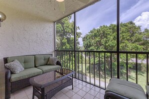 Seaplace G6 306 by FVC Screened Porch