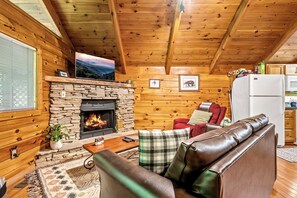 Mountain Dream's cozy living area