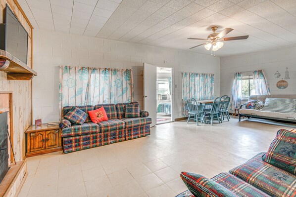 Blackwell Vacation Rental | 1BR | 1BA | 1 Step to Enter | 1,000 Sq Ft