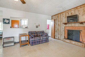 Living Area | Flat-Screen TV | Full Sleeper Sofa