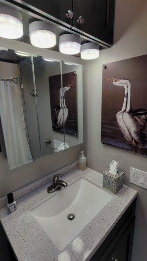 Bathroom vanity