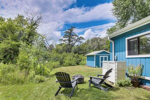 Private Fire Pit | Walk to Community Beach | Beach Equipment Provided