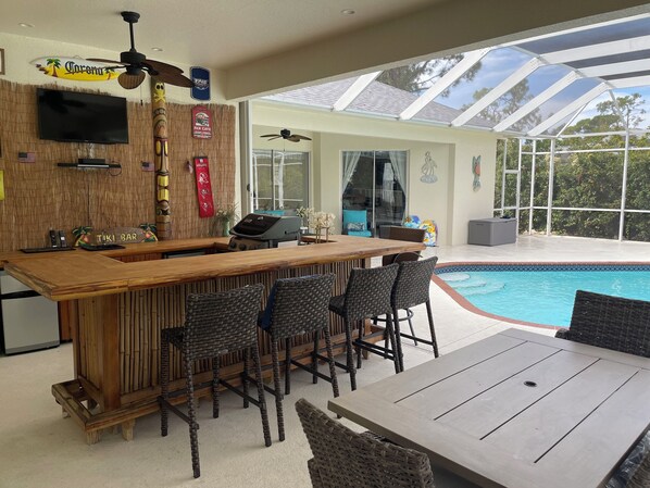 The pool area with full bar is ready for your family event!
