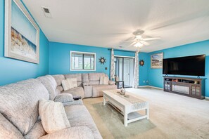 Living Room | TV | Free WiFi | 1st Floor