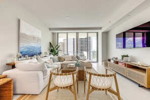 Living Room | Smart TV | Central A/C | Free WiFi