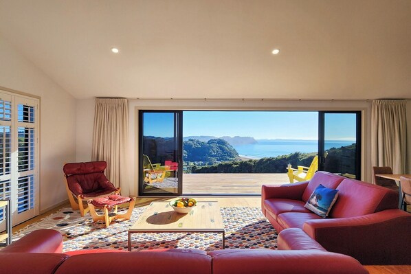 Seaviews from the lounge
