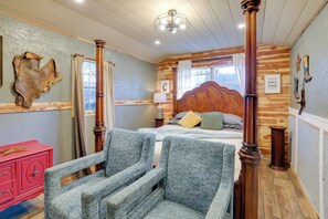 Studio | Free WiFi | Window A/C Unit | Smart TV