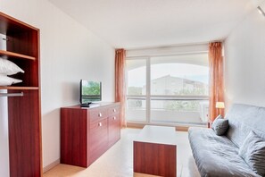 Welcome to your cozy and air-conditioned studio in Cap d'Agde!