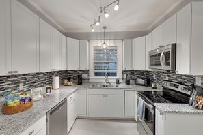 Kitchen (1)