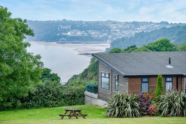Shearwater 30 - 2 Bedroom Lodge - Summerhill (22317)