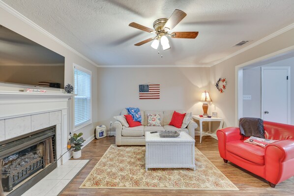 Augusta Vacation Rental | 2BR | 1.5BA | 1,250 Sq Ft | Stairs Required