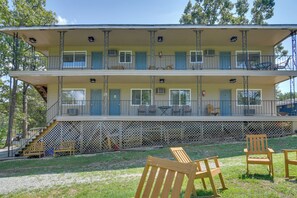 Apartment Exterior | 2 Community Fire Pits | Seasonal Community Pool