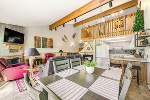 Living Space | 2-Story Condo | Free WiFi | Central A/C & Heating