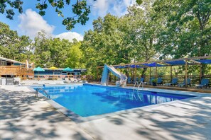 Kimberling Cove Resort | Community Amenities