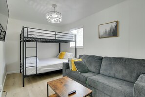 Living Room | Flat-Screen TV | Free WiFi | Single-Story Unit