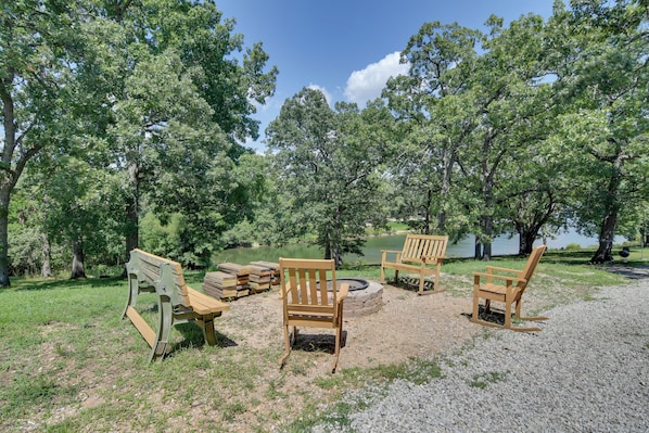 Kimberling City Vacation Rental | 1BR | 1BA | 350 Sq Ft | Stairs to Enter