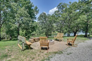 Kimberling Cove Resort | Community Amenities