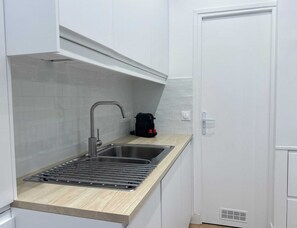 A beautiful brand new kitchen for your trip