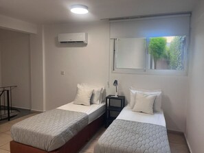 Comfy twin beds!