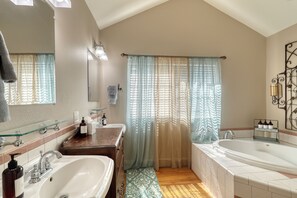 Master Bedroom bathroom
