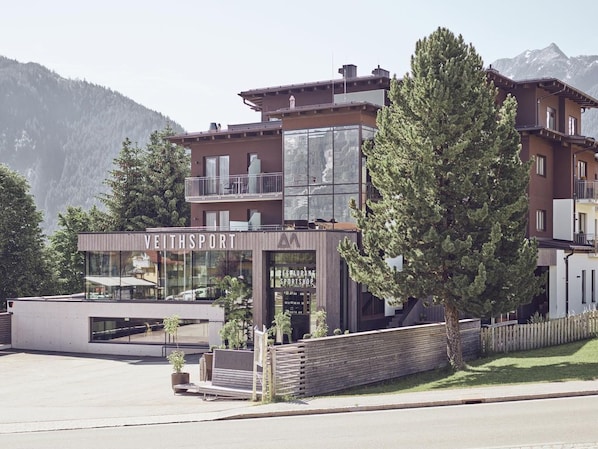 arx Hotel