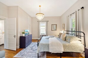 King size bed with dimmable chandelier, aromatherapy and noise machine.  